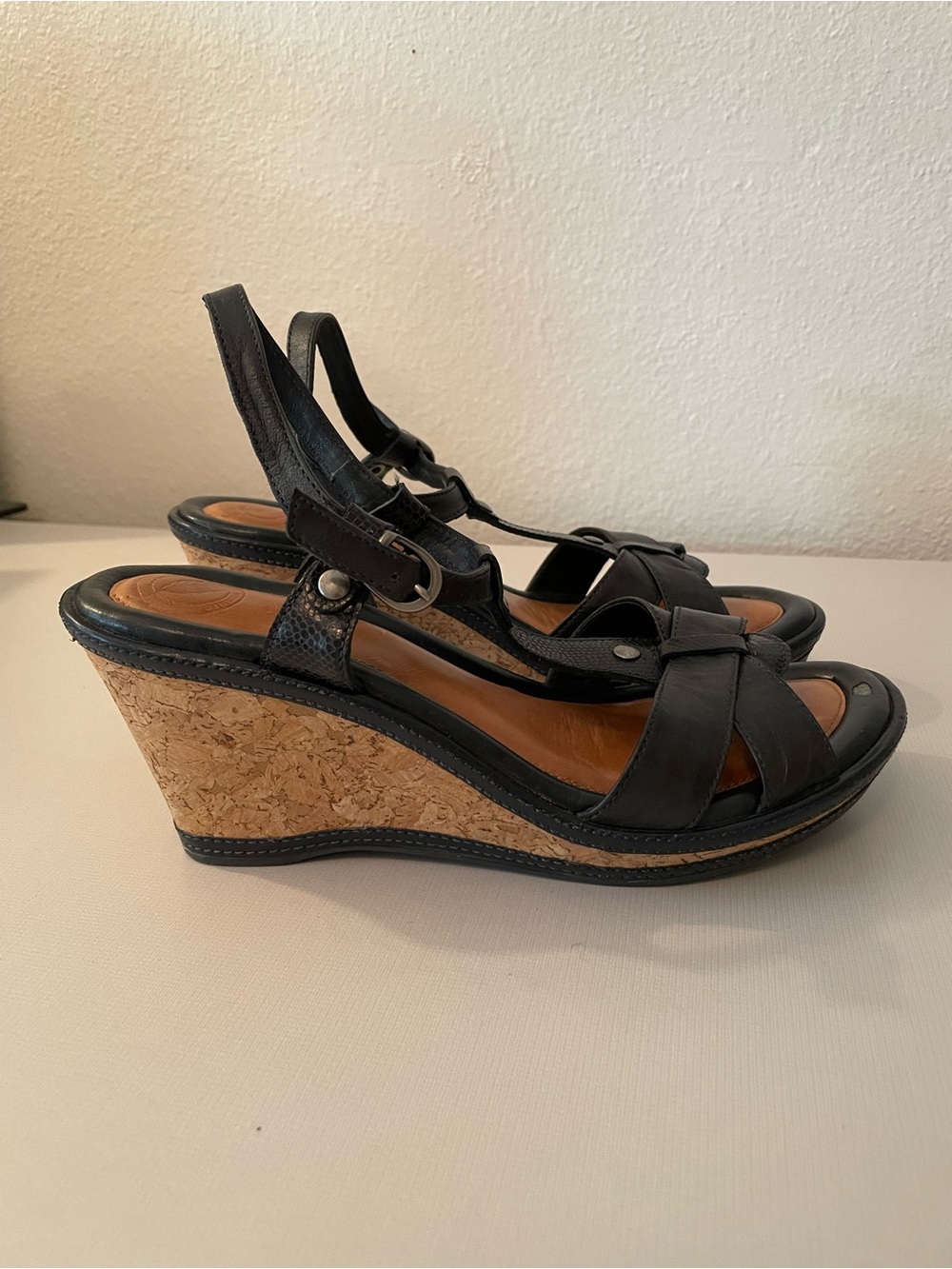 Nurture Leather Wedge Sandals Size 7.5 - Picture 9 of 9